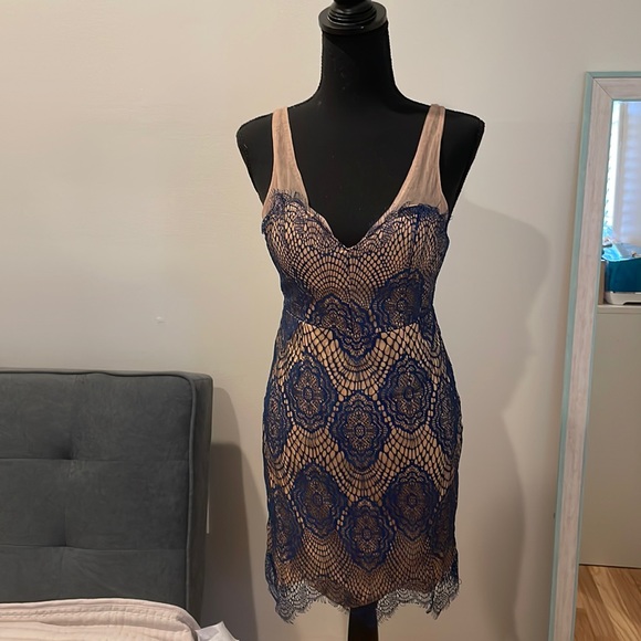 Dresses & Skirts - Blue lace dress size small prom homecoming